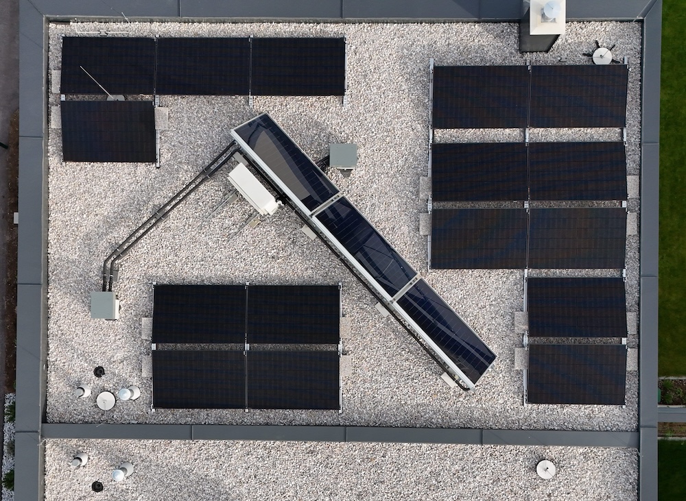 Photovoltaik Anlage Flachdach Kiesdach Solaranlage SolarNow